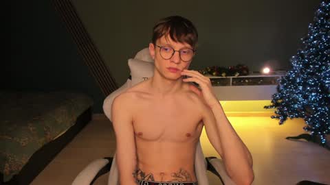 Snapshot of romeo_mercy chatting on January 10, 4:54 am Romeo online show from January 10, 4:54 am