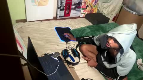 romeotyn online show from February 11, 7:33 am