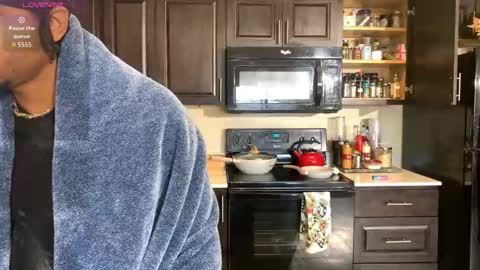 Snapshot of romeotyn chatting on February 19, 5:53 pm romeotyn online show from February 19, 5:53 pm