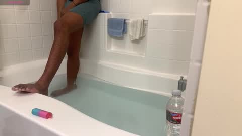 Snapshot of romeotyn chatting on February 21, 7:48 pm romeotyn online show from February 21, 7:48 pm