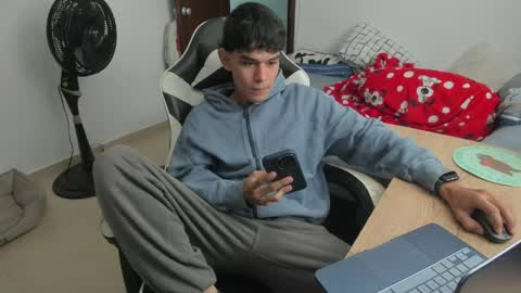 Snapshot of ronaldmq20 chatting on June 6, 12:27 am Ronaldo online show from June 6, 12:27 am