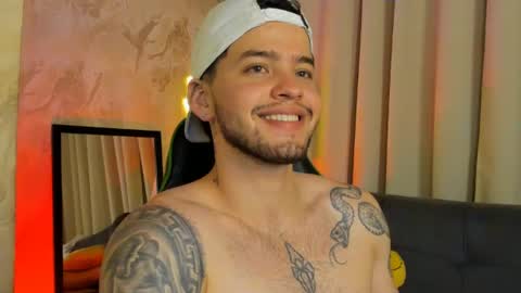 Snapshot of ronny_colton chatting on May 31, 1:25 am Ronny Colton online show from May 31, 1:25 am