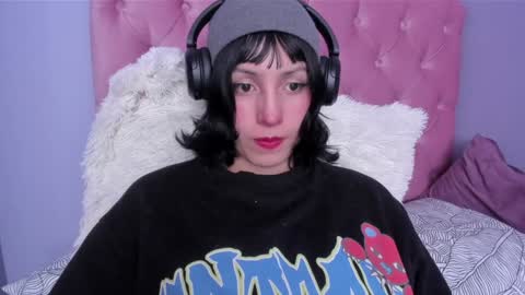 Snapshot of room312_ chatting on December 24, 4:30 pm Twelve 3 Inst Twelve 312002 Twitter Room312 2002 online show from December 24, 4:30 pm