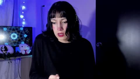 Snapshot of room312_ chatting on January 18, 12:02 am Twelve 3 Inst Twelve 312002 Twitter Room312 2002 online show from January 18, 12:02 am