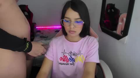 Snapshot of room_kitty chatting on December 22, 5:10 pm MIA AND PAUL online show from December 22, 5:10 pm