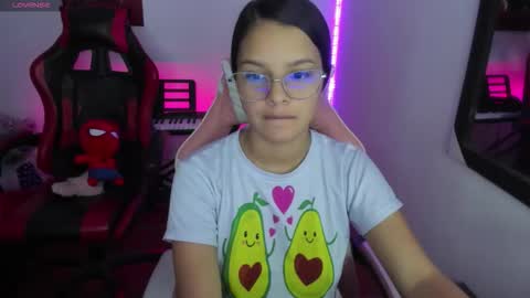 Snapshot of room_kitty chatting on March 1, 7:05 pm MIA AND PAUL online show from March 1, 7:05 pm