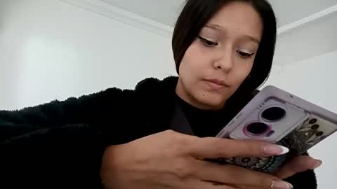 Snapshot of rooxxyy_ chatting on September 20, 5:25 pm    online show from September 20, 5:25 pm