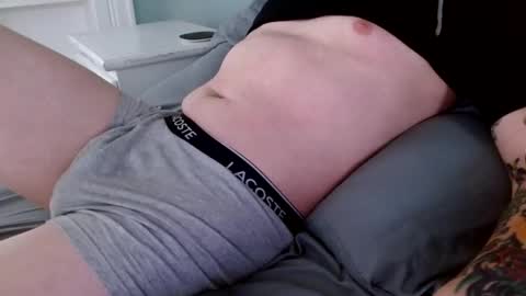 Snapshot of roquehardigan chatting on December 8, 4:39 pm Roque Hardigan online show from December 8, 4:39 pm