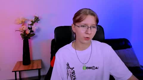 Snapshot of rosa_melt chatting on June 12, 7:02 pm rosa_melt online show from June 12, 7:02 pm
