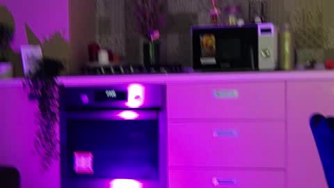 Snapshot of rosacatalleya chatting on May 11, 3:23 am Rose online show from May 11, 3:23 am