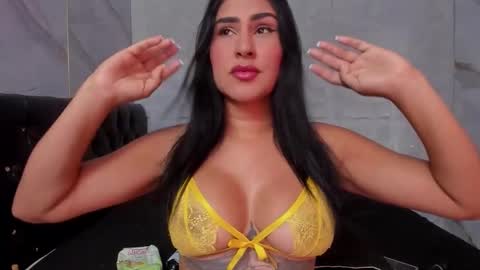 ROSALIA insta rosalia 10hoot online show from February 2, 7:12 pm