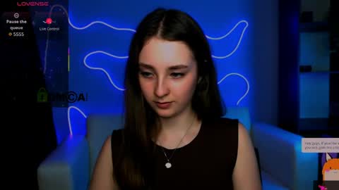 Snapshot of rosalie_swan3 chatting on May 21, 7:32 pm Black Swan online show from May 21, 7:32 pm