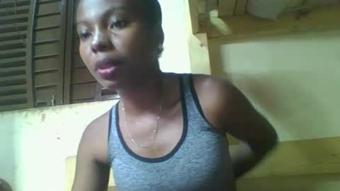 Snapshot of rosalinda933 chatting on February 26, 12:15 pm Rosalinda online show from February 26, 12:15 pm