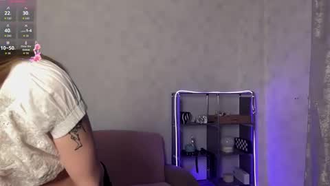 RoosaMoore online show from April 17, 2:31 pm