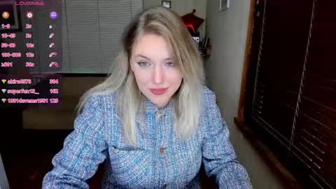 Snapshot of rose_brooks chatting on December 22, 7:21 pm Rose but u can call me princess online show from December 22, 7:21 pm