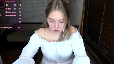 Snapshot of rose_brooks chatting on December 29, 7:22 pm Rose but u can call me princess online show from December 29, 7:22 pm