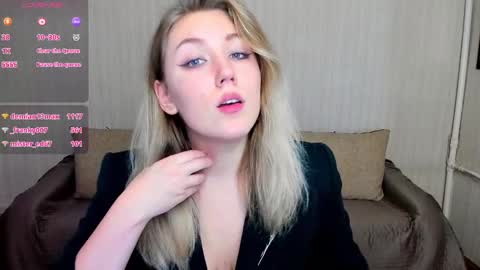 Snapshot of rose_brooks chatting on January 28, 11:07 pm Rose but u can call me princess online show from January 28, 11:07 pm