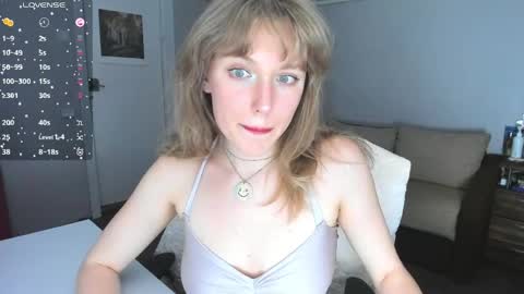Rose but u can call me princess online show from May 19, 8:15 pm