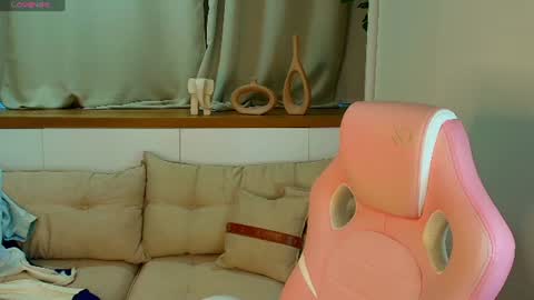 Snapshot of rose_desiree chatting on July 6, 11:18 am Rose online show from July 6, 11:18 am
