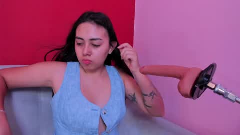 rose_smitth online show from April 12, 6:57 pm