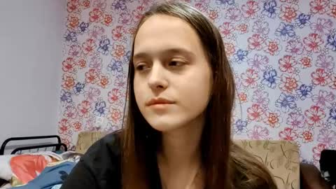 Snapshot of roseannehensle chatting on November 26, 5:19 am Sophie online show from November 26, 5:19 am