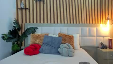 roseaurora online show from January 17, 12:54 pm