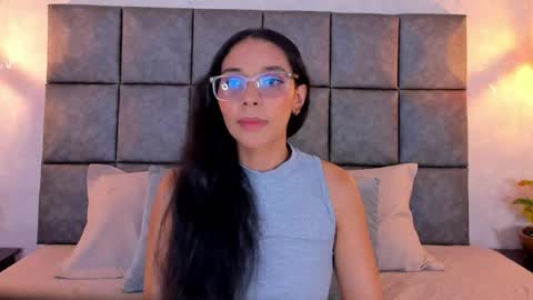 roseaurora online show from May 22, 10:43 am