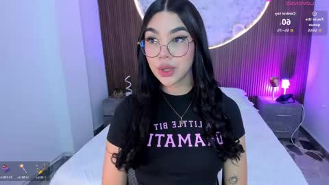 Snapshot of rosecassie chatting on May 19, 12:44 pm Rose online show from May 19, 12:44 pm