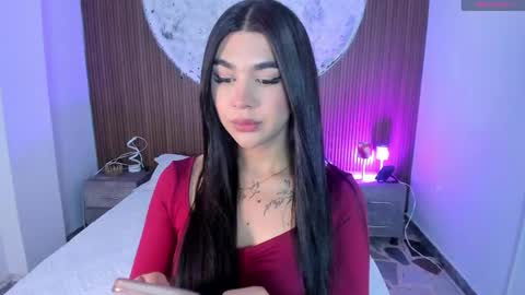 Snapshot of rosecassie chatting on May 20, 1:06 pm Rose online show from May 20, 1:06 pm
