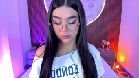 Snapshot of rosecassie chatting on May 28, 2:03 pm Rose online show from May 28, 2:03 pm