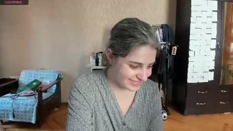 Snapshot of roselina_ chatting on June 19, 11:03 am Rose online show from June 19, 11:03 am