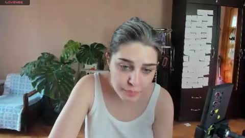 Snapshot of roselina_ chatting on July 12, 9:33 am Rose online show from July 12, 9:33 am