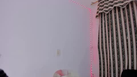 roselyn online show from February 19, 2:18 am