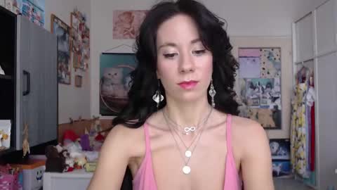 Snapshot of roselynsun chatting on January 16, 12:53 pm Rose online show from January 16, 12:53 pm