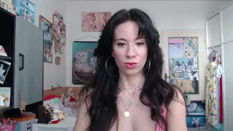 Snapshot of roselynsun chatting on January 19, 1:59 pm Rose online show from January 19, 1:59 pm