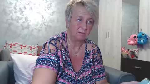 Lovepinklilly online show from November 2, 5:26 pm