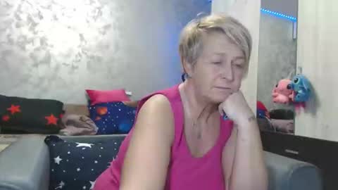 Lovepinklilly online show from March 23, 6:34 pm