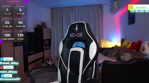 Snapshot of rosesarered97 chatting on October 2, 7:43 pm Abbygail online show from October 2, 7:43 pm