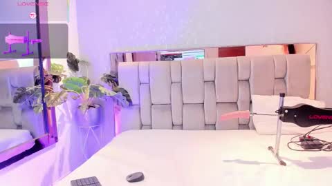 Snapshot of rosetemple chatting on January 14, 5:02 am Rose online show from January 14, 5:02 am