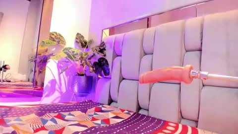 Snapshot of rosetemple chatting on February 21, 5:30 am Rose online show from February 21, 5:30 am