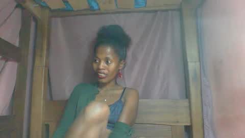 Snapshot of rosiahot1 chatting on February 18, 4:37 am rosia online show from February 18, 4:37 am