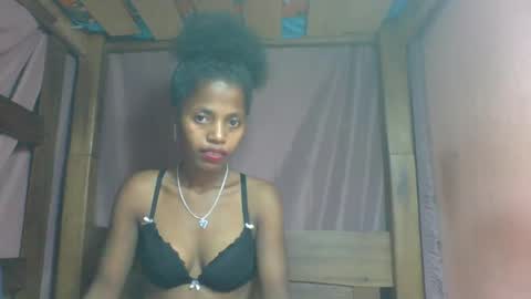 Snapshot of rosiahot1 chatting on February 24, 5:33 am rosia online show from February 24, 5:33 am