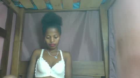 Snapshot of rosiahot1 chatting on February 25, 5:52 am rosia online show from February 25, 5:52 am