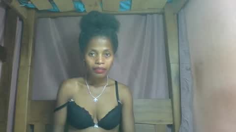 Snapshot of rosiahot1 chatting on February 25, 9:57 pm rosia online show from February 25, 9:57 pm