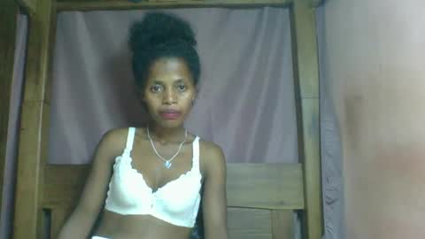 Snapshot of rosiahot1 chatting on February 28, 12:54 am rosia online show from February 28, 12:54 am
