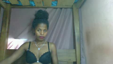 Snapshot of rosiahot1 chatting on March 1, 8:42 pm rosia online show from March 1, 8:42 pm