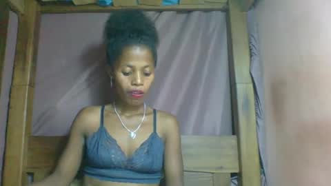 Snapshot of rosiahot1 chatting on March 2, 3:24 am rosia online show from March 2, 3:24 am