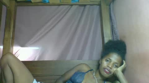 Snapshot of rosiahot1 chatting on March 2, 6:27 am rosia online show from March 2, 6:27 am