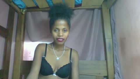 Snapshot of rosiahot1 chatting on March 4, 6:37 am rosia online show from March 4, 6:37 am