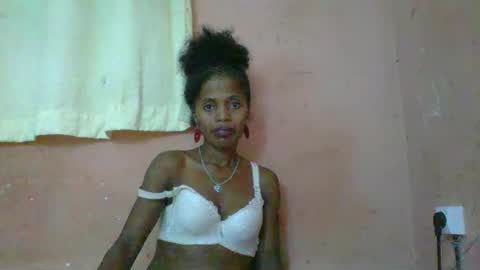 Snapshot of rosiahot1 chatting on March 10, 12:40 am rosia online show from March 10, 12:40 am